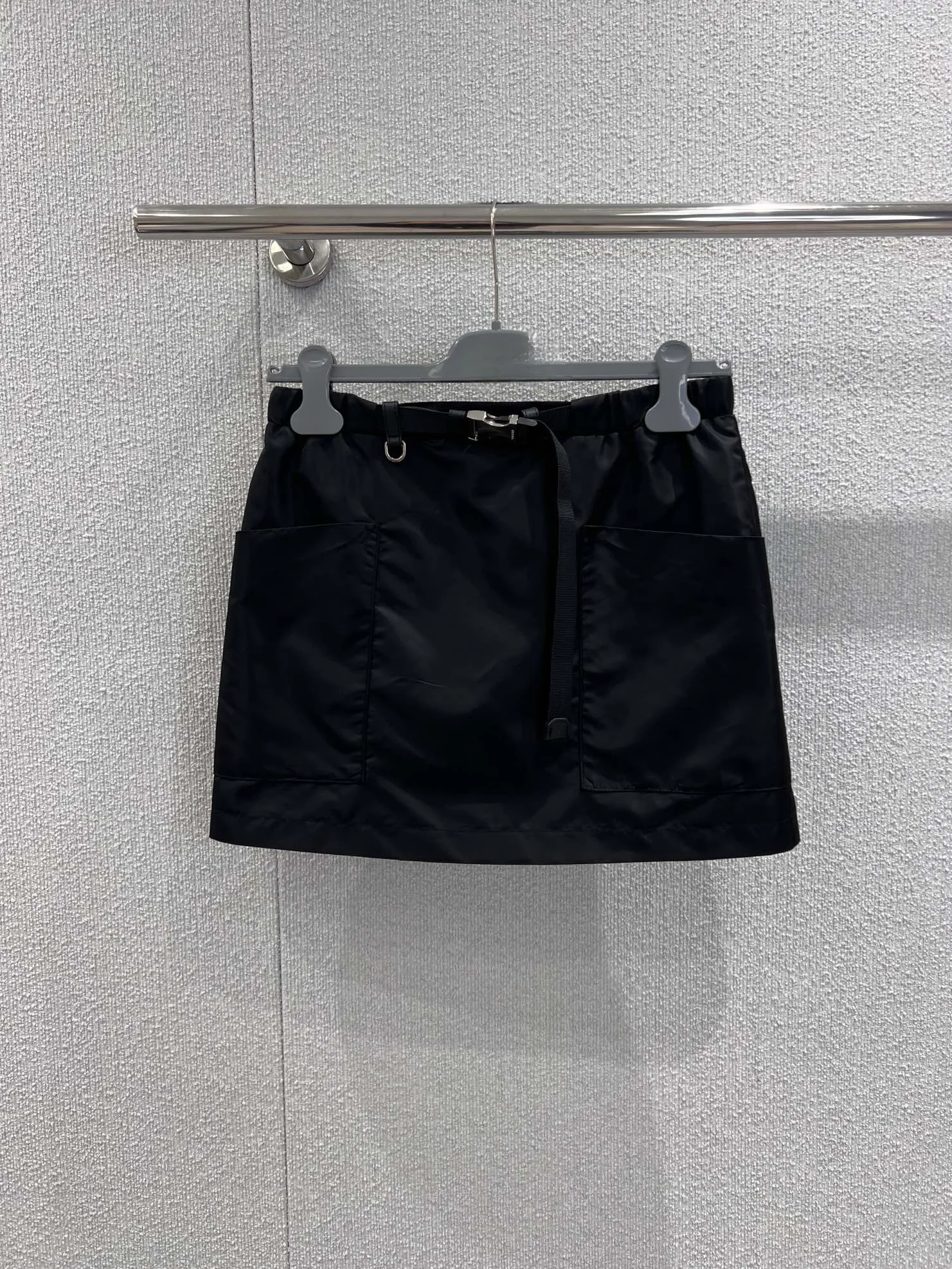 

Черная рабочая юбка женская, приталенная, А-силуэт, с множеством карманов, с высокой талией, из полиэстера, повседневный стиль, весенний сезон