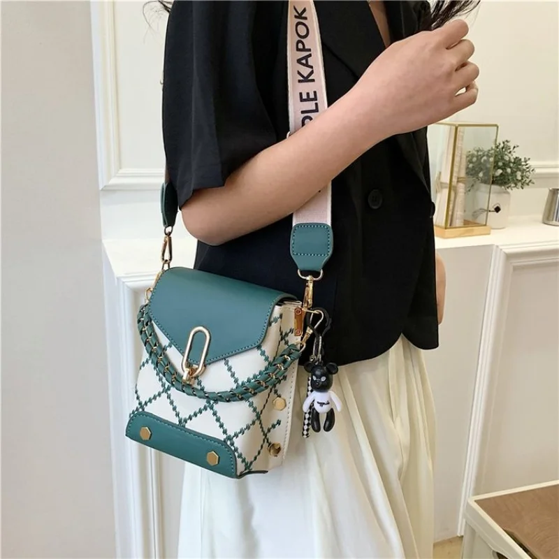 

Известная дизайнерская кожаная женская сумка-мессенджер Элитный бренд Элегантная классическая элегантная винтажная пригородная сумка с акцентом ​