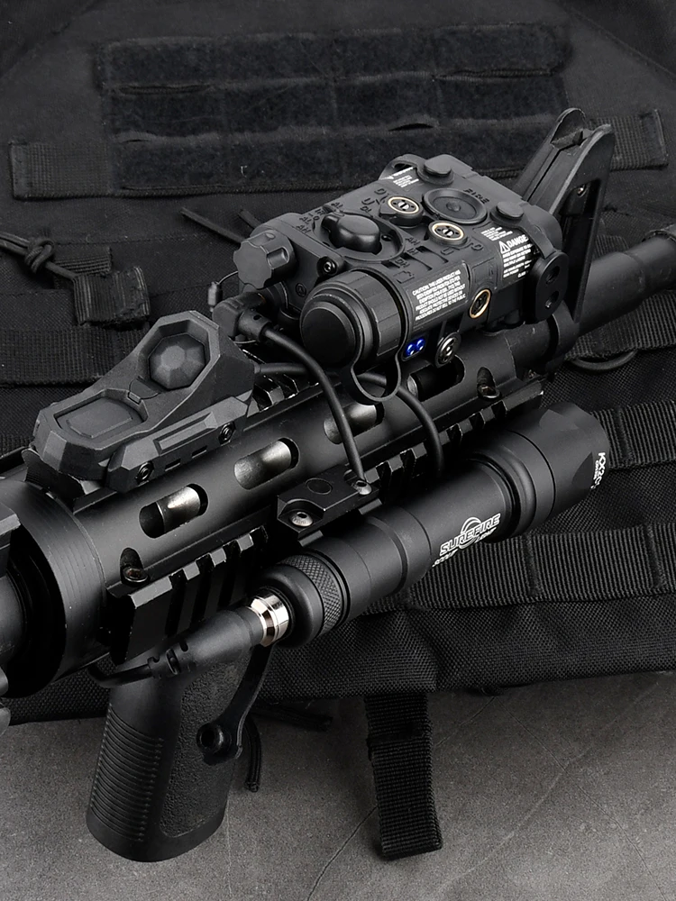 Taktyczny nylonowy laser NGAL czerwony/zielony/niebieski z metalową latarką SF M300A/M600C o mocnym świetle do ładowania myśliwskiego Airsoftu — 2