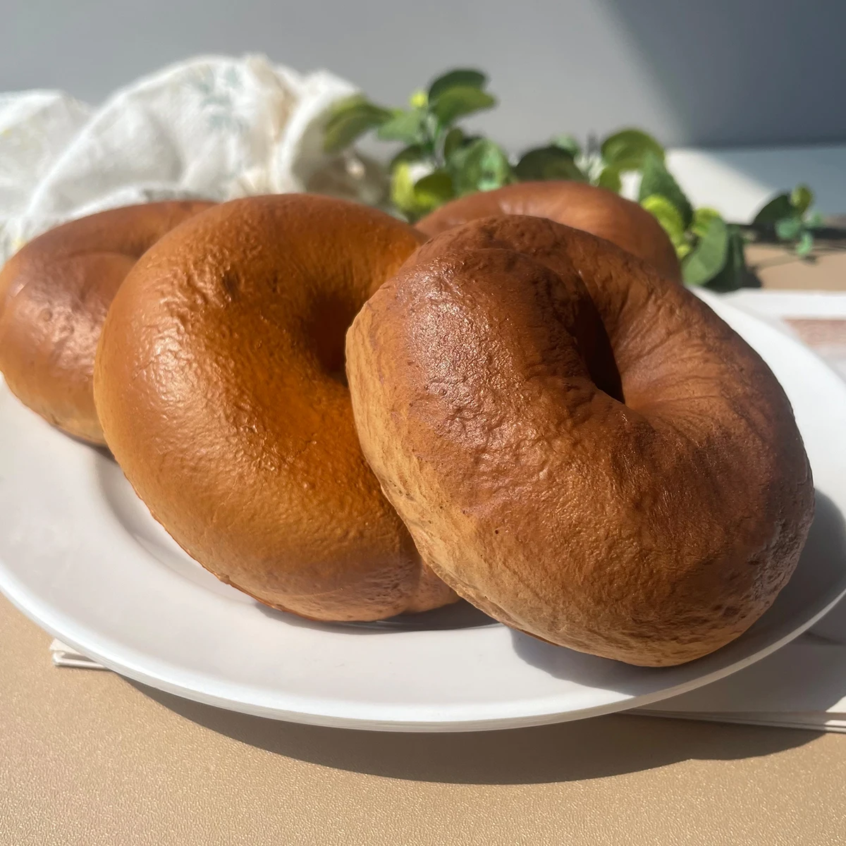 10cm Künstliches Bagel-Brot 3er-Pack Gefälschtes Lebensmittelmodell Simulierter Bagel Fotografie-Requisiten Heimküche Bäckerei Display Deko Ornament – Detail 10