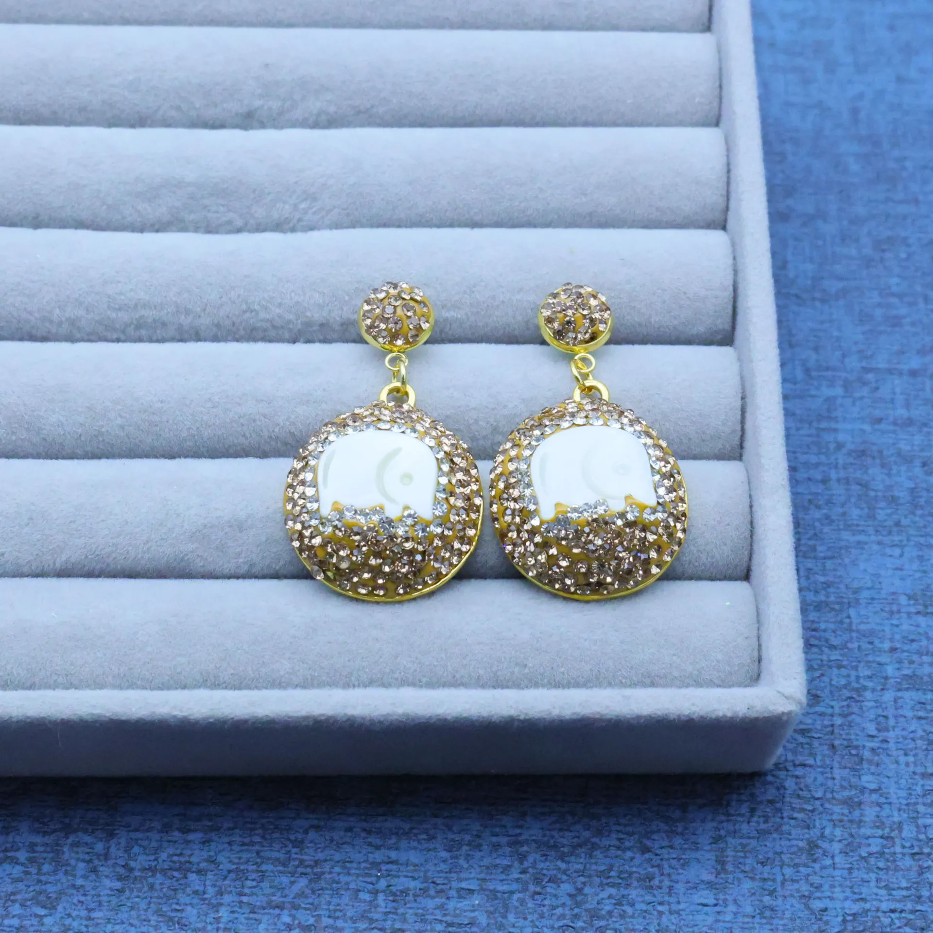 New style natural shell slice shell jewelry DIY white shell mother-of-pearl three-piece set earrings necklace ring set view 3