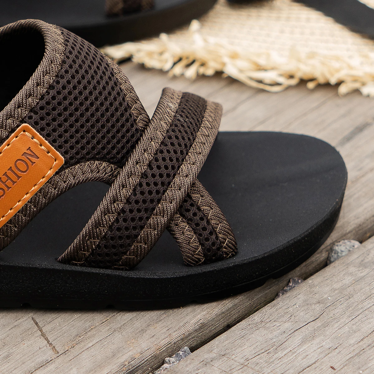 Modische und vielseitige Sportsandalen für Damen, atmungsaktiv durch das Netzmaterial, bequem und hautfreundlich, geeignet für den Innen- und Außenbereich, flache Sandalen. – Detail 6