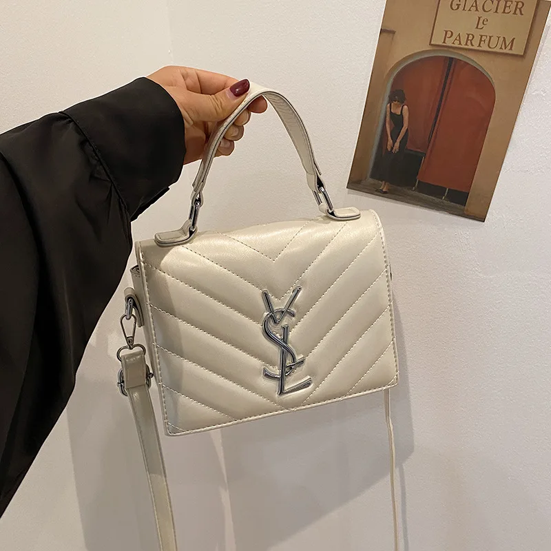 ‌2025 New Chain Crossbody Bag - Small Designer Purse for Women, Trendy Mini Shoulder Bag with Metallic Chain