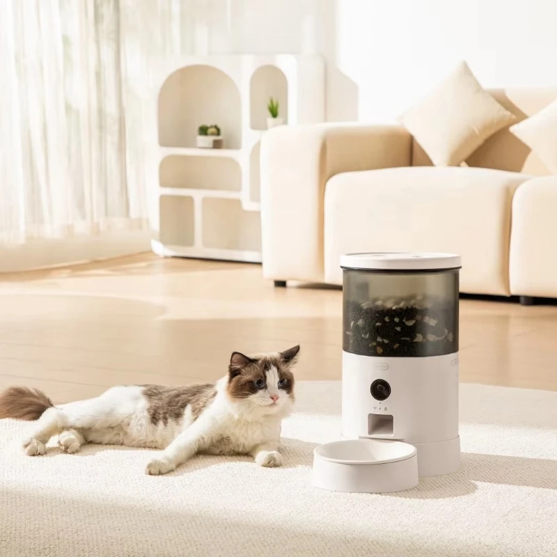 4.5L silicone waterproof rechargeable/battery type automatic pet feeder, application controlled intelligent vacuum feeder