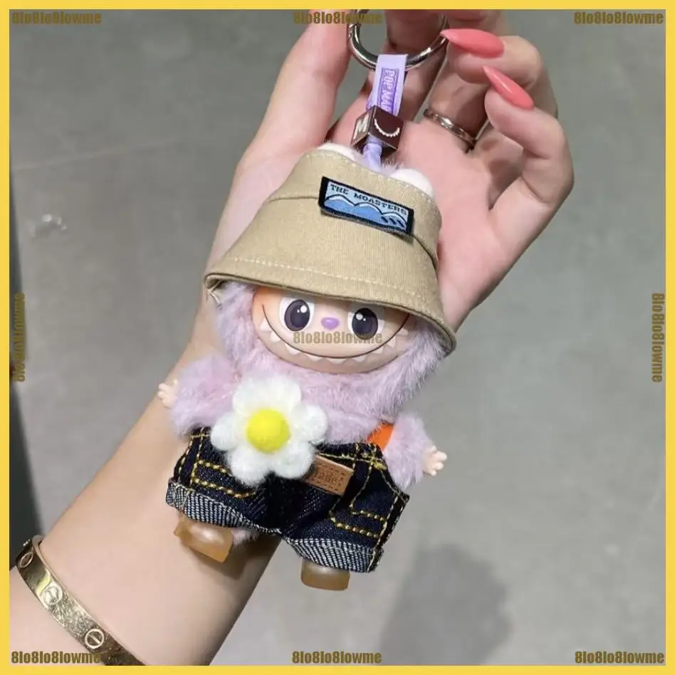 

Лидер продаж, одежда Labubu 4,0, милая панама, брюки на подтяжках, комплект из 2 предметов, мини-плюшевая кукла, одежда, модные аксессуары для кукол, подарок