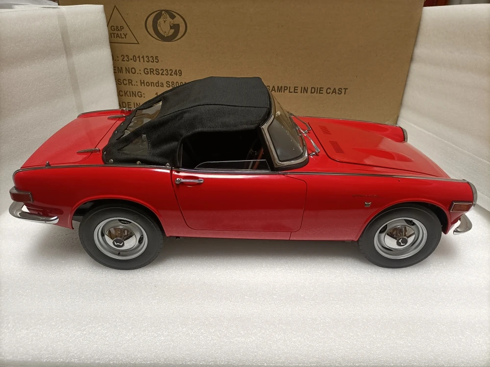 G&P ITALY 1:6 S800M Sound and Light Function Simulation Limited Edition All Open Alloy Metal Static Car Model Toy Gift