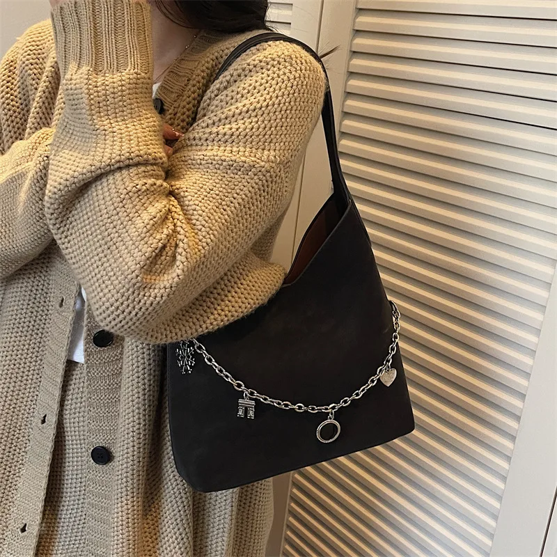 

Stylish Chain Mini Underarm Bag - Women’s 2025 Winter New Versatile Minimalist Commuter Single Shoulder Top-Handle Handbag