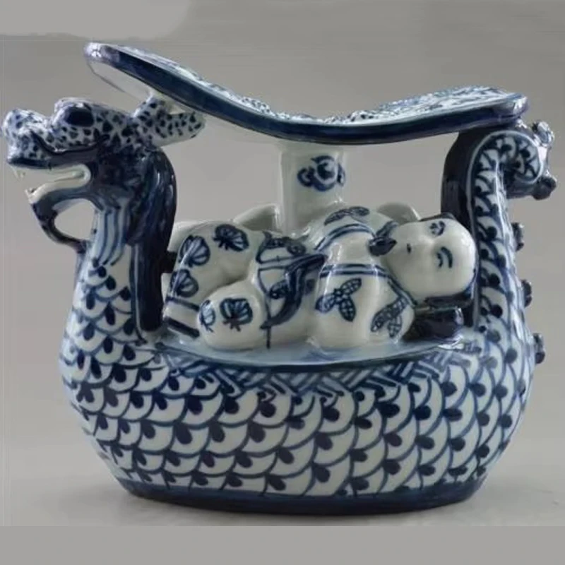 

Delicate Interesting decoration Chinese hand made Crafts blue and white porcelain dragon boat statue