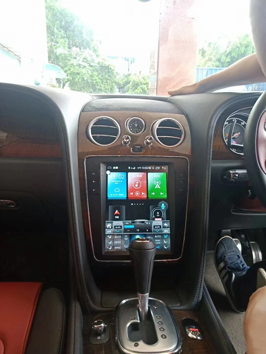 9,7-calowy ekran dotykowy IPS dla Bentley Continental 2005-2012 ze sterowaniem głosowym Carplay Android Dash Navigation Auto Radio