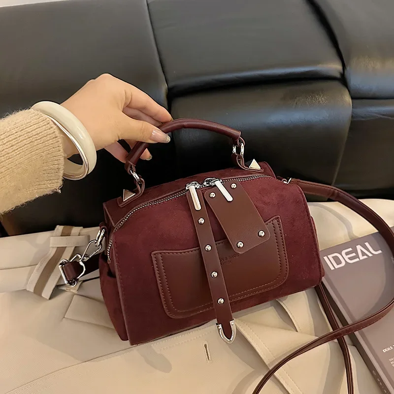 

Fashionable Rivet Shoulder Bag Women's Hand-held Crossbody Pillow Bag Trendy Accessory for Ladies