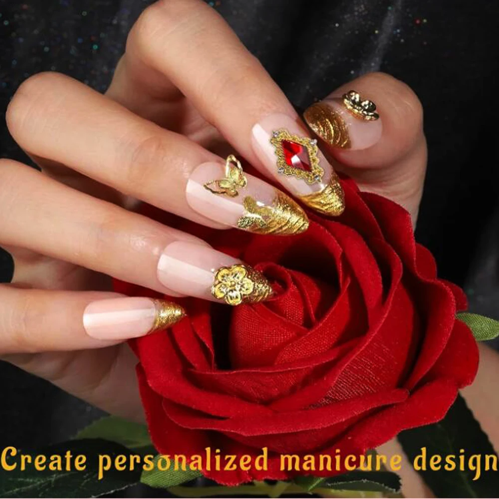 12グリッドゴールデンネイルチャームセットクロス/ハート/ローズ/聖母マリアY2K風3Dクロームネイルデコレーションレッドラブマニキュアアクセサリー