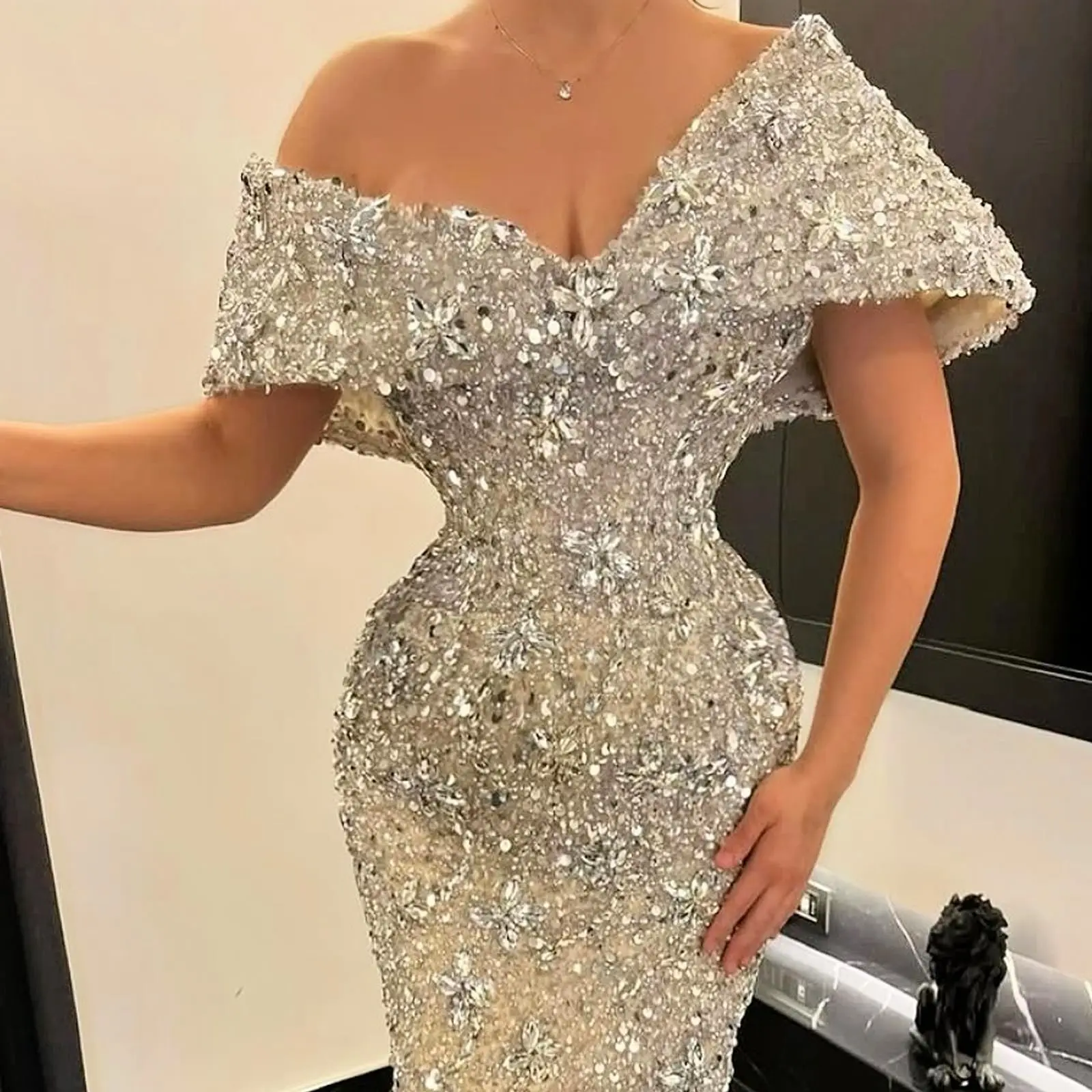 V-Neck Crystal Evening Gown Rhinestone Ball Gown Cocktail Dress Silver Mermaid Dress New Custom-Made Gown