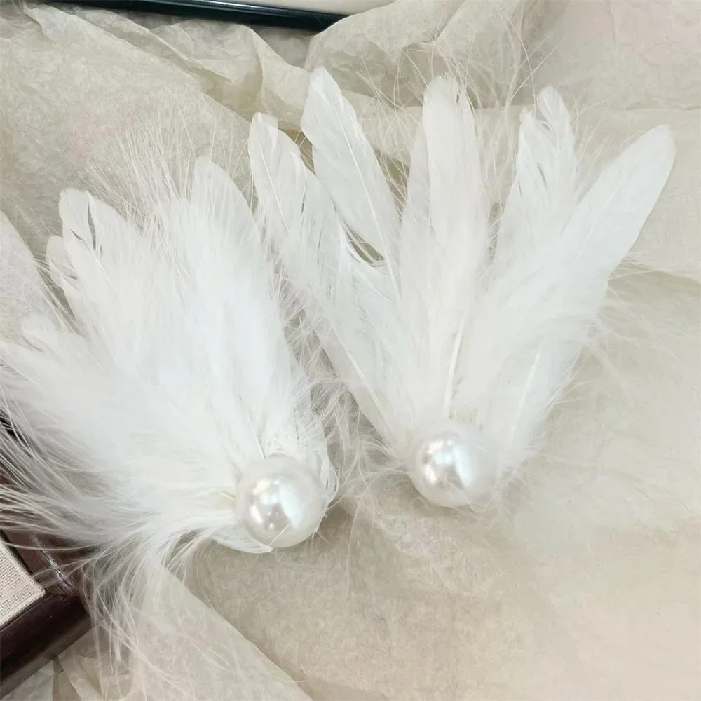 Grampo de cabelo de pena de cisne branco, estilo balé, performance de palco, clipe lateral, festa de menina, acessórios de pérola falsa, presentes
