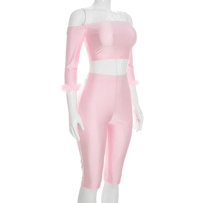 Damen Off-Shoulder Fuzzy Cuff 2-Teiliges Outfit Langarm Crop Top Hochgeschnittene Knielange Biker-Shorts Set Clubwear Passender Anzug – Detail 10