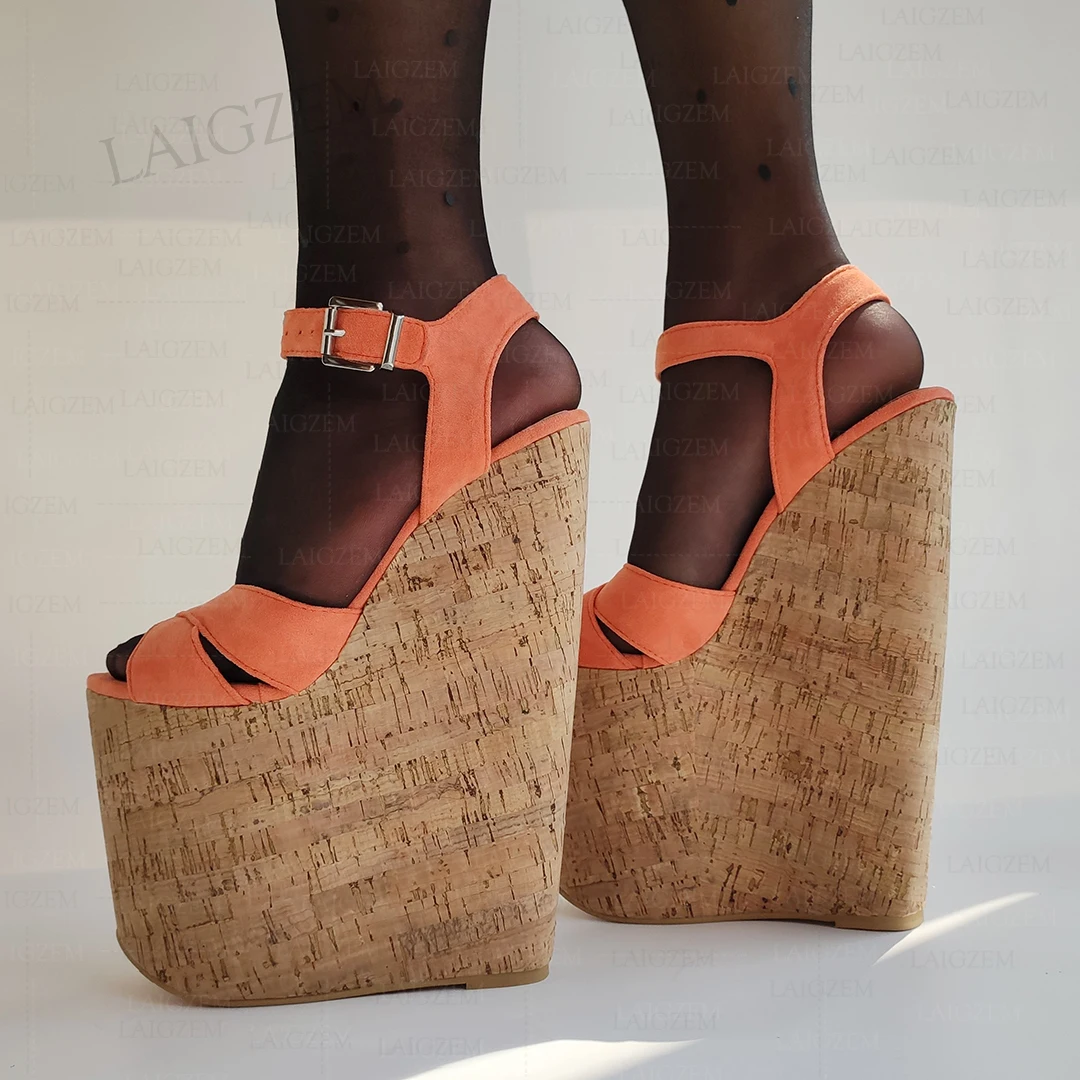 

LAIGZEM/женские сандалии из искусственной замши на платформе, туфли-лодочки на высоком каблуке 22 см, увеличивающие рост, женская обувь, большой размер 41 43 46 48