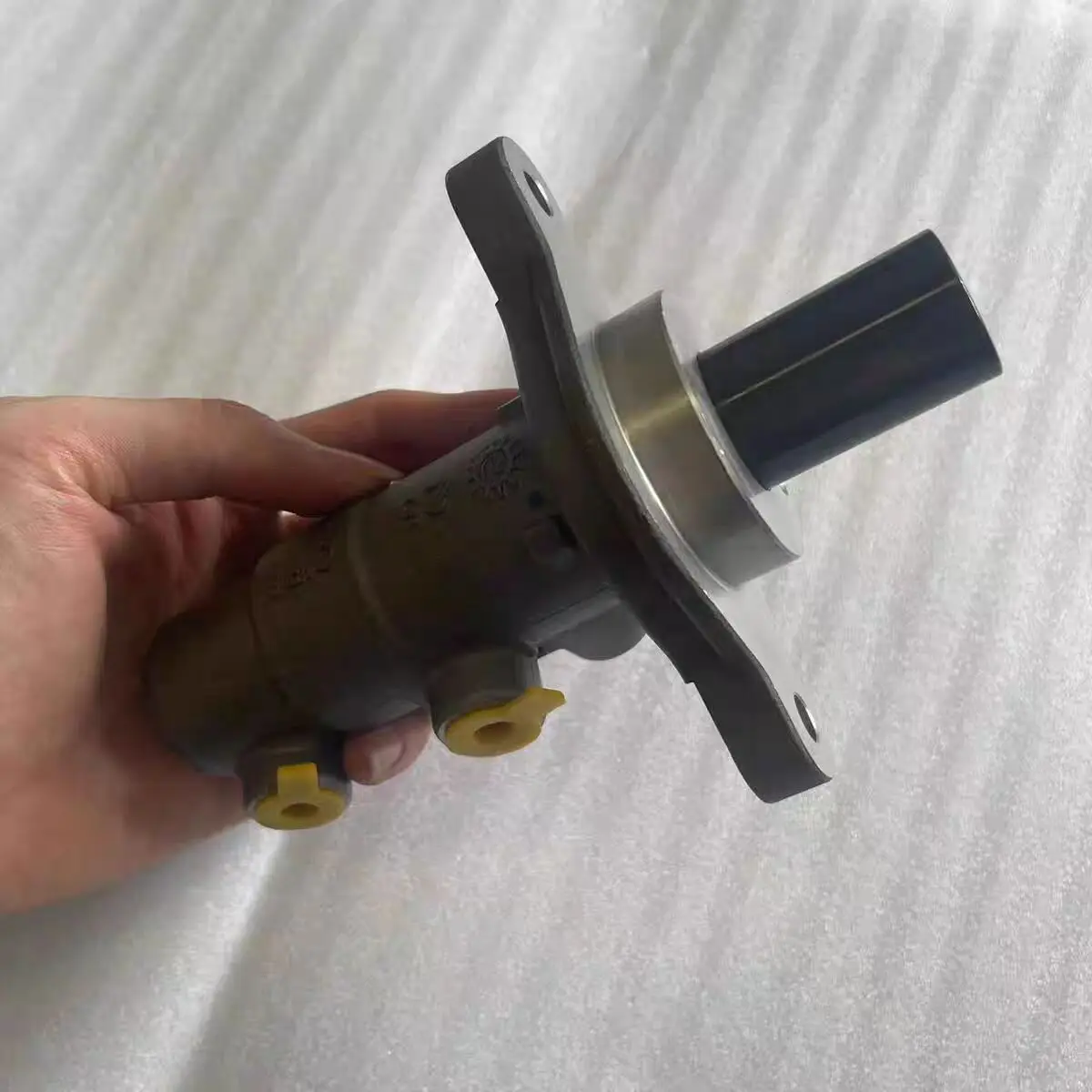Compatible with Dongfeng Fengshen AX7 Brake Master Cylinder Assembly - Updated Version