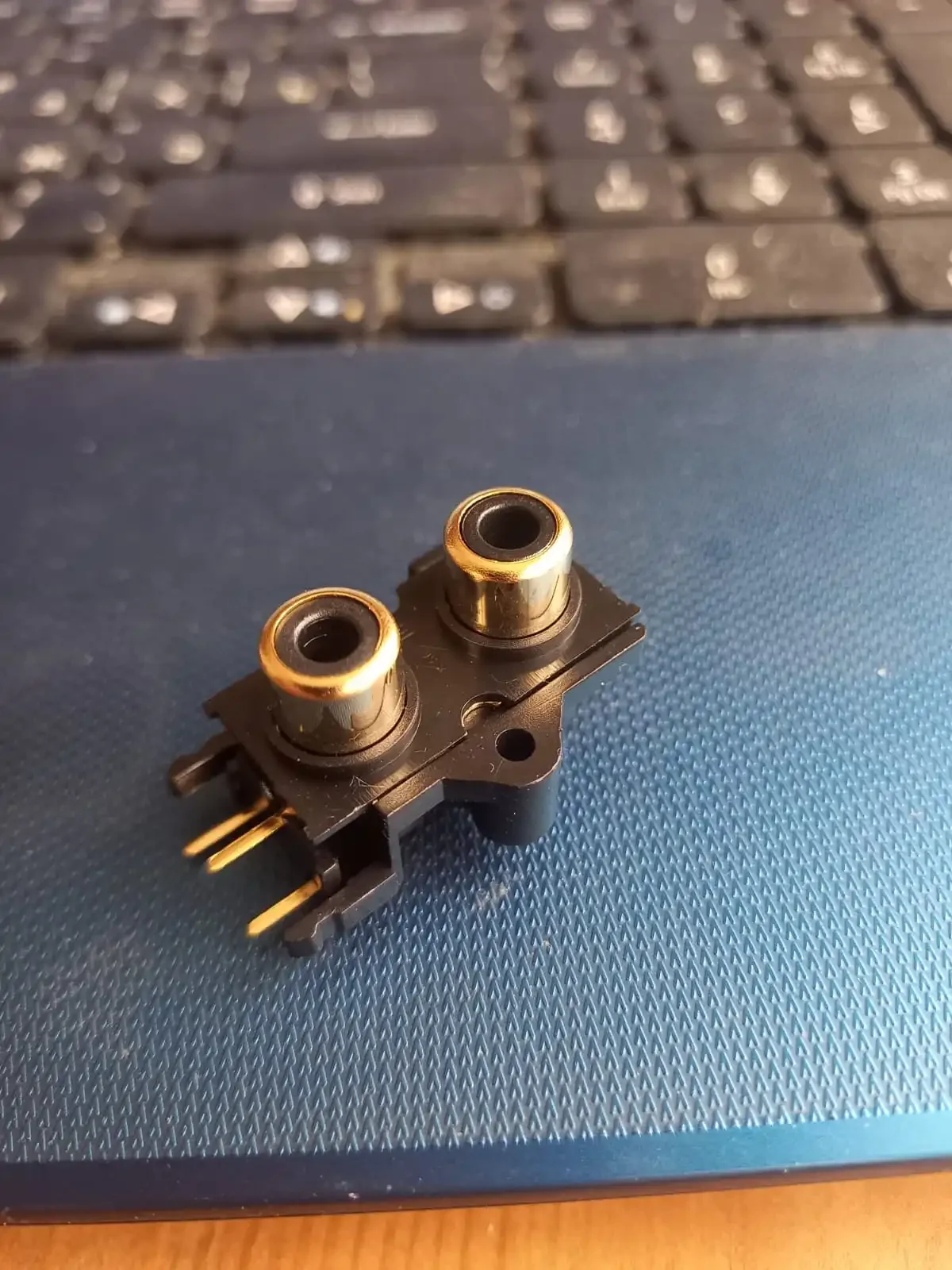 

(1000 шт.) RCA-209 Черный, позолоченный, двойной разъем RCA / гнездо аудиоинтерфейса AV, разъем AV Lotus Seat