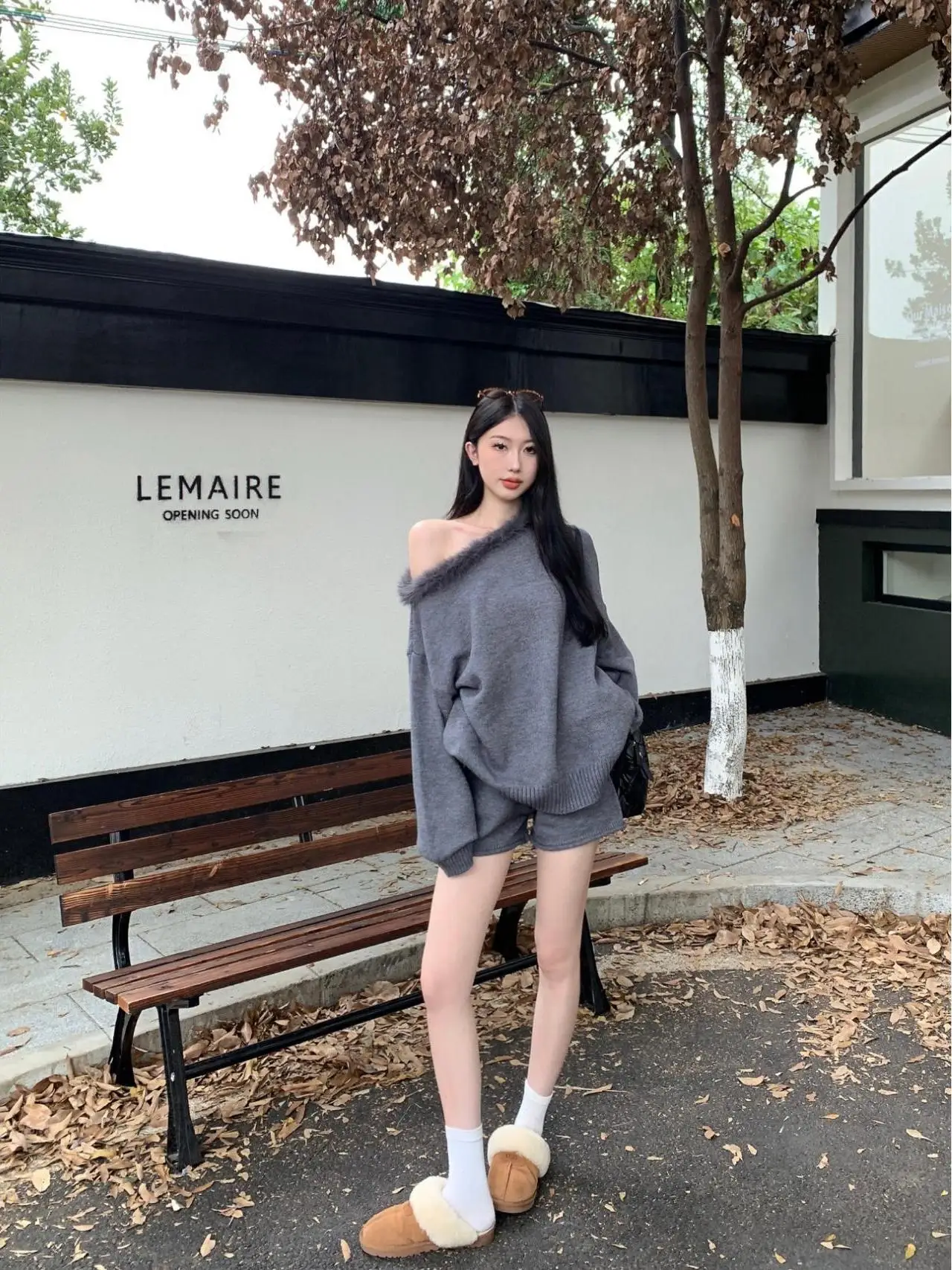 カジュアルなニットセーターとショートパンツのツーピースセット（女性用）肩出しルーズフィットロングスリーブサーマルファッション秋...