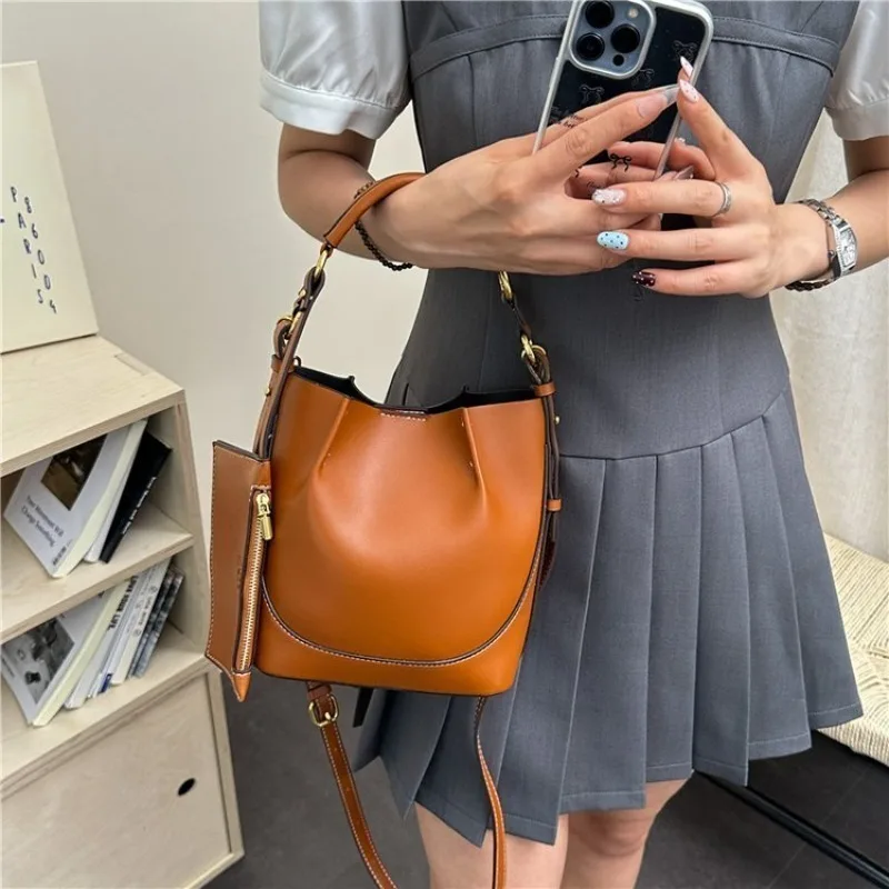 

Stylish Casual Trendy Mini Clutch Bag With Letter Logo For Women Leisure Business Fashionable Everyday Bag