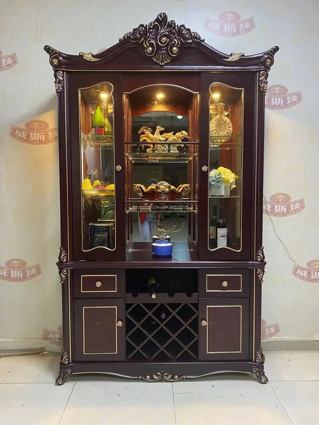 

European-style three-door wine cabinet white living room luxury high-grade glass decorative cabinet office cabinet