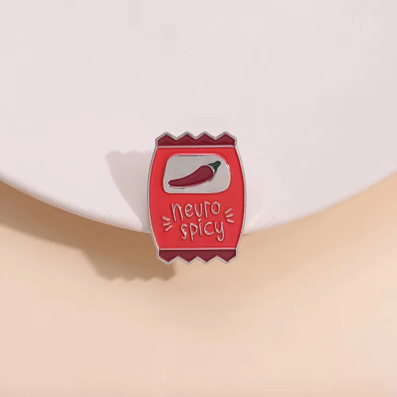عبوات مخصصة من صلصة التوابل العصبية ، دبوس المينا ، بروش فلفل متباعد عصبي ، شارة طية صدر ، حقيبة ظهر ، ADHD إيجابي ، هدايا مجوهرات مضحكة