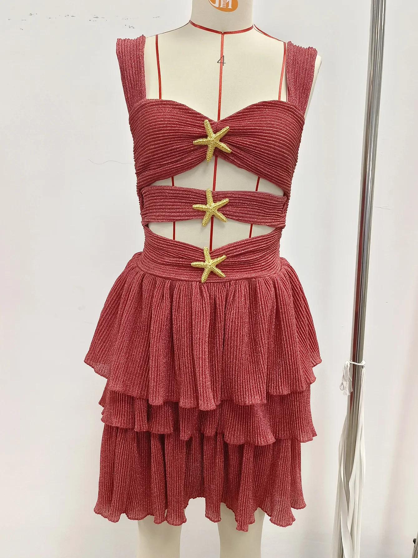 تنورة جديدة لعام 2025 للشاطئ للسيدات مطبوعة بالهندسة مكونة من قطعتين فستان أنيق وجميل على الكتف بدلة استحمام بحر