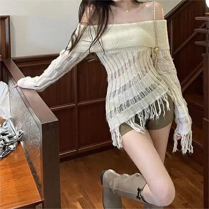 Polyester frauen Ausgehöhlt Langarm Gerade Hals Quaste Pullover Pullover Gestrickte Unregelmäßige frauen Top Roupas Femininas