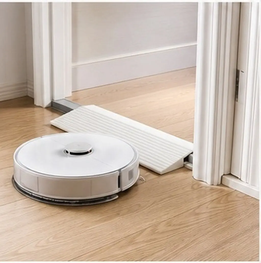 Robot Vacuum Door Ramp 6.9x3.9x1.4in Extendable Non-Slip Threshold Ramp Pad for Doorway Wheelchair Sweepers Seamless Floor