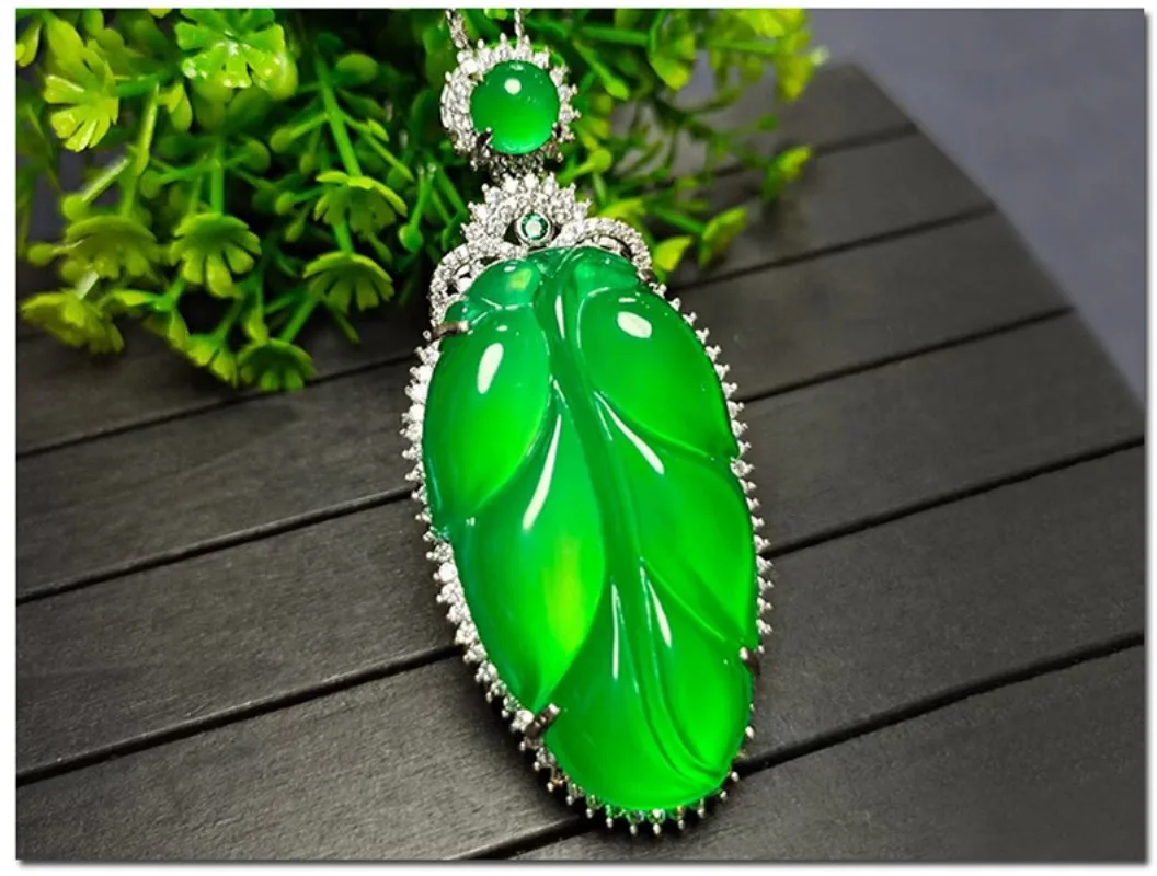 

Factory wholesale, ice S925 silver inlaid green chalcedony, leaves, pendants