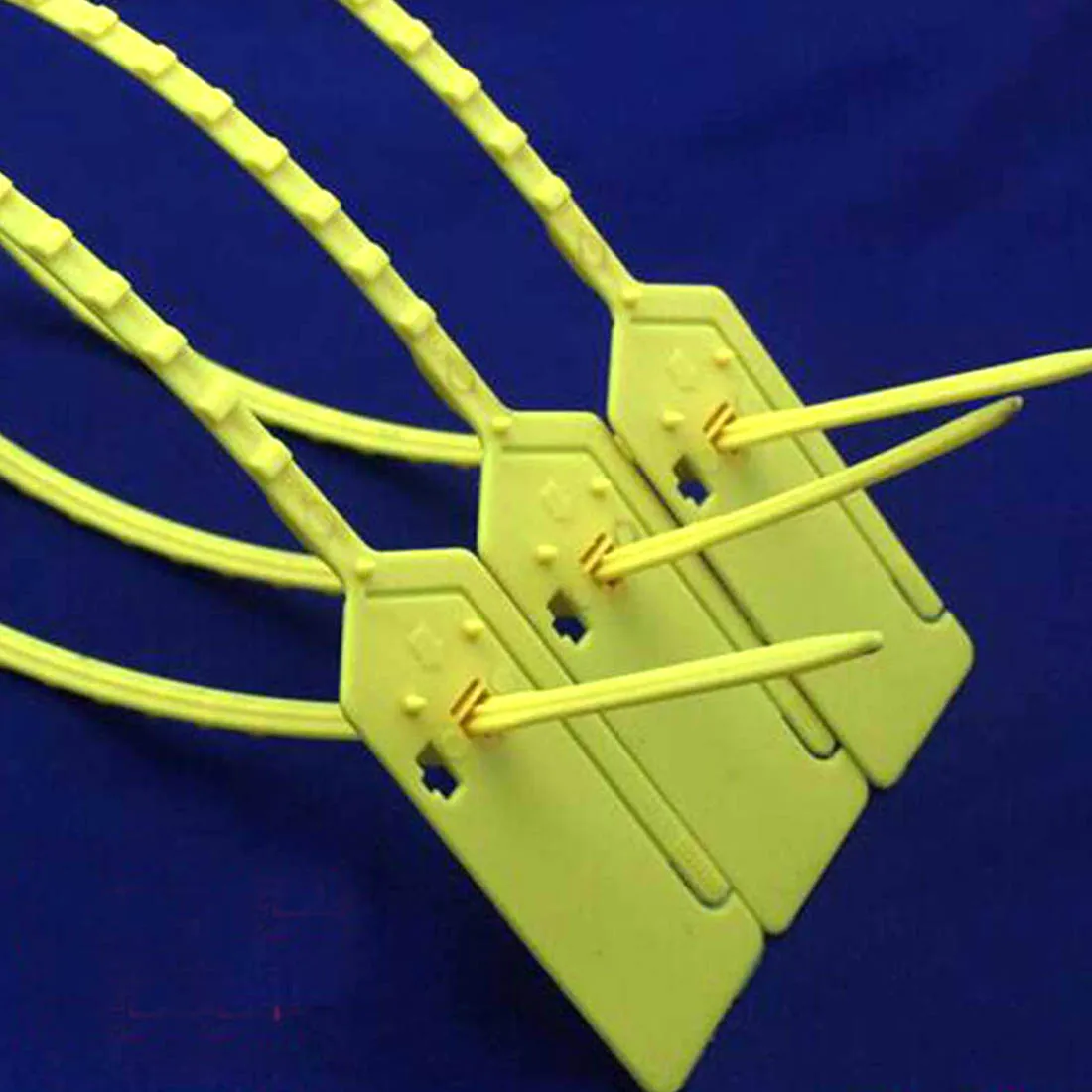 20pcs Disposable Plastic Seal Rip by Hand 415mm Long Cable Tie Tag for Bank Anti Theft