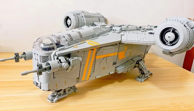 

Hot Toys Movie MandalorianN Large The Razor Crest Star 75331 75292 For Kids Holiday Family ornaments Birthday Gifts