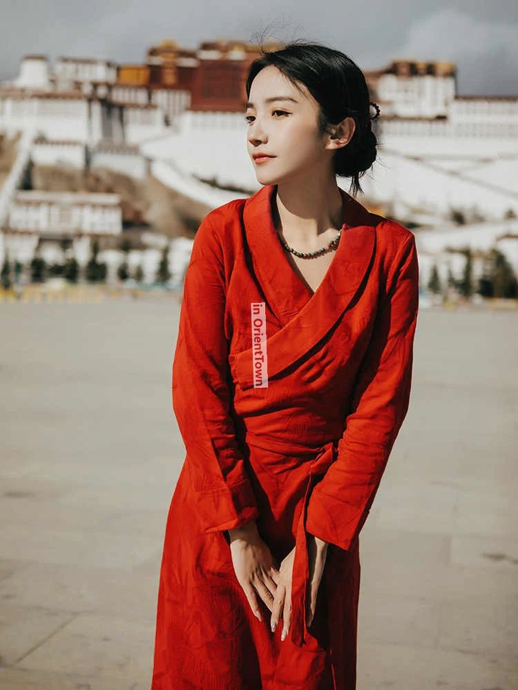 الأحمر التبتية التقليدية رداء ازياء الربيع الصيف الإناث بولا رداء Xizang صورة لاسا الأداء السياحي الملابس TP068