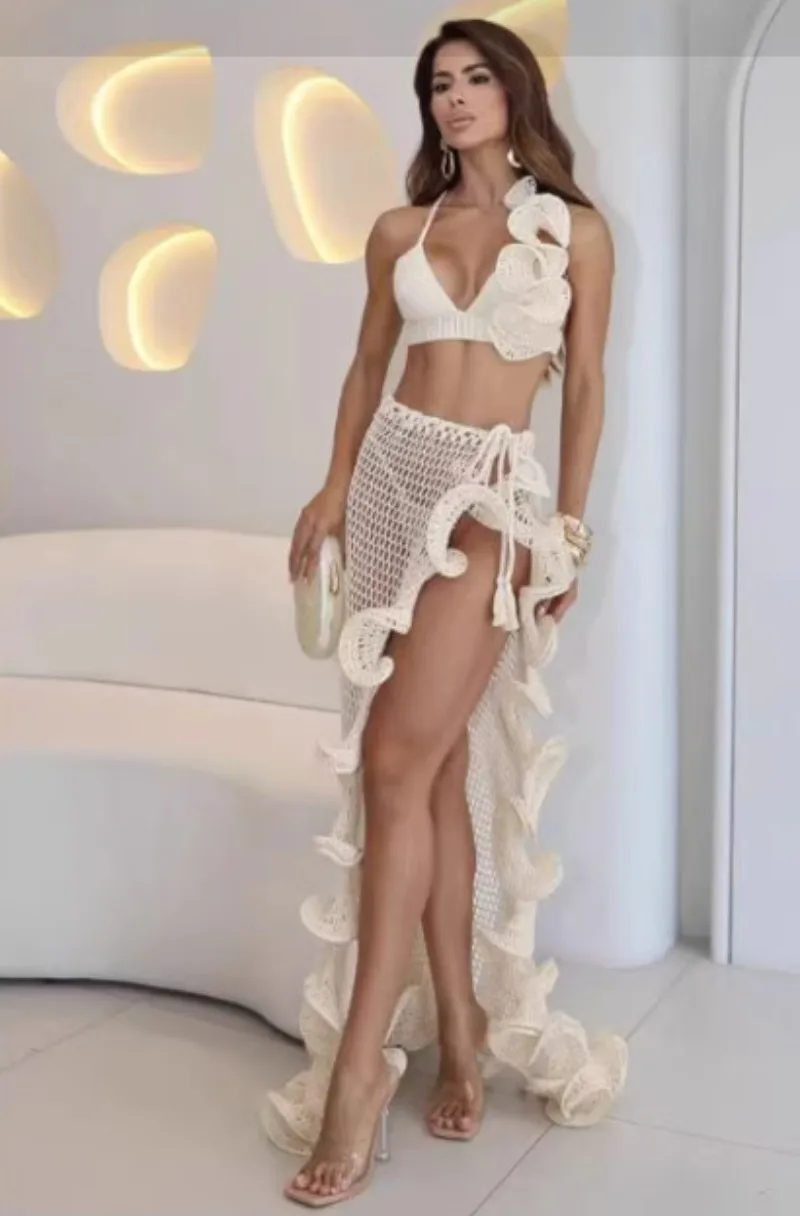 

Женский сексуальный комплект из 2 предметов с рюшами, вязаный крючком, для отпуска и пляжа: топ-халтер на шнуровке + макси-юбка с разрезом, праздничный костюм