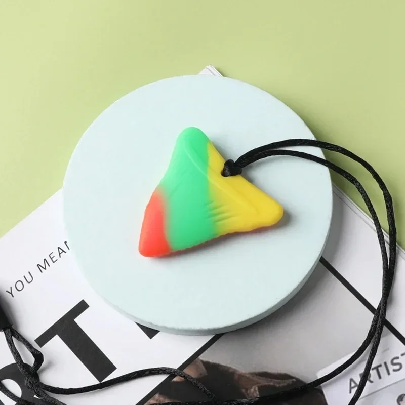 1 Pack Sensory Chew Necklace Brick Chewy Kids Silicone Triangle Fangs Toys, Silicone Teeth for Children with Autism