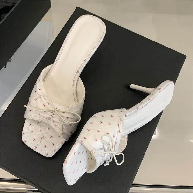 Aneikeh موضة ساحة تو مأدبة أحذية الشاطئ النساء صندل كاجوال رقيقة عالية الكعب النعال زهرة فراشة كونت البغال الشرائح