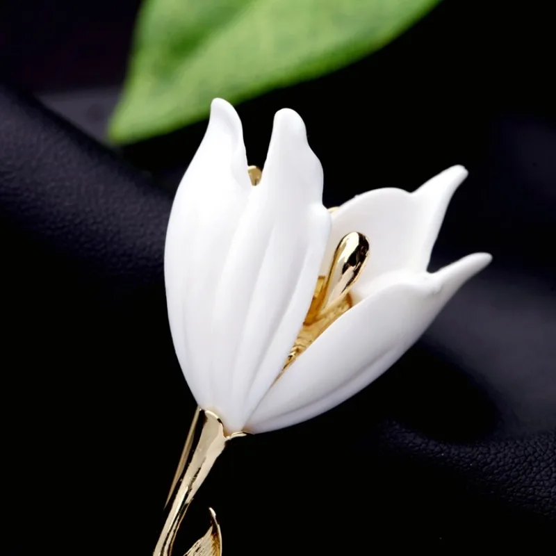 IHUES Europe America Elegant Tulip Brooches for Women Magnolia Flower Brooch Coat Shawl Buckle Pin Party Decoration