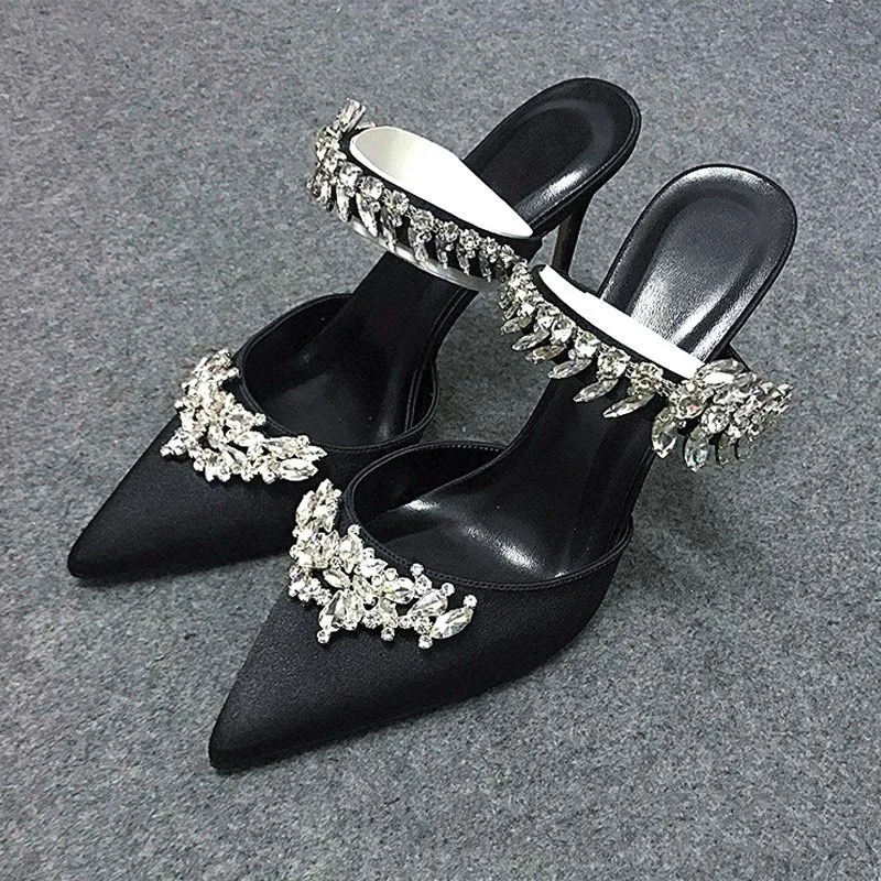 

2022 New Rhinestone Stiletto Black Back Empty Pointed Toe Solid Color Fashion Ladies Banquet Sandals Large Size Women's Shoes