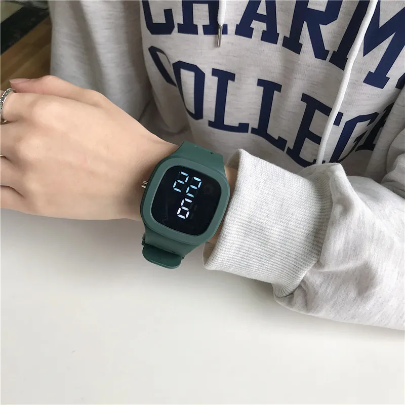 Outdoor Sport Elektronische Horloge Nieuwe Led Digitale Horloge Siliconen Band Niet Slimme Vrouwen En Mannen Student Horloges Groothandel