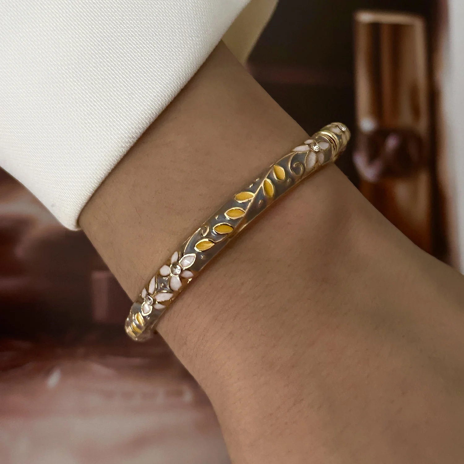 Vintage Emaille-Cloisonné-Armreifen für Frauen mit kleinem Blumenmuster, stapelbare Emaille-Armreifen, Freundschaftsschmuck-Geschenke – Detail 6