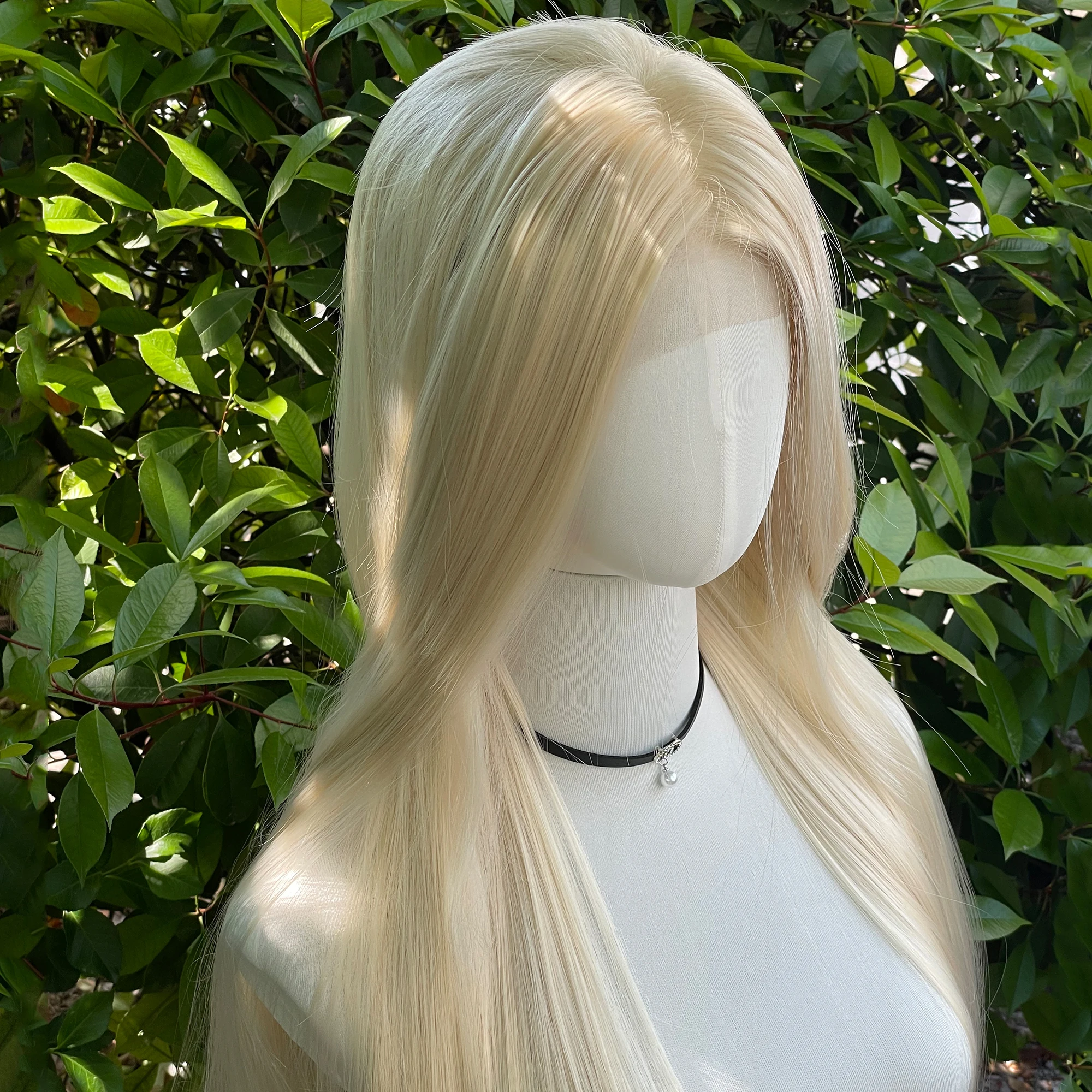 Light Blonde Synthkoic yyir 13x4 Lace Front Wigs for Women 26 Inch Long Straight Free Part 150% Density Glueless Half Hand Tied