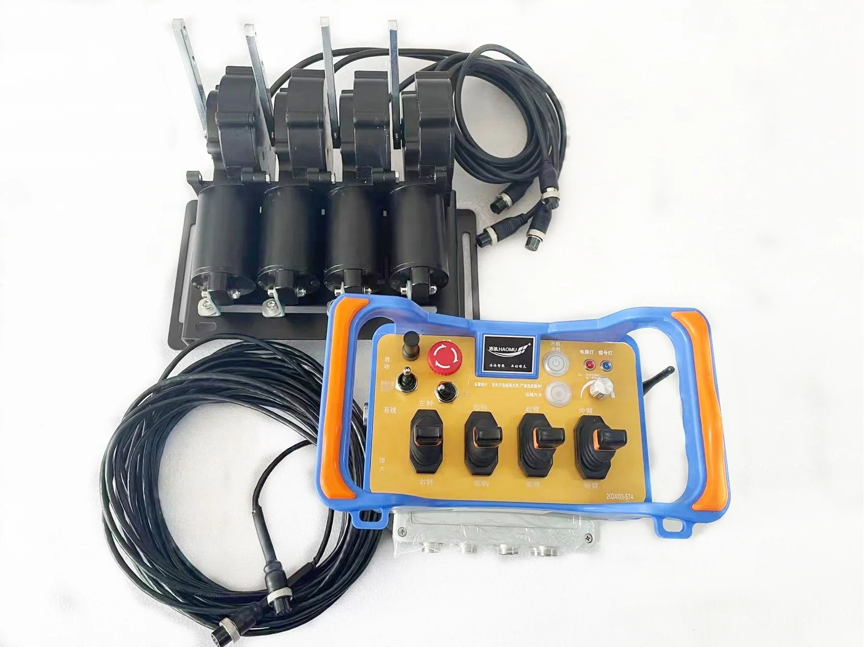 W-batterij 4-knoppen Waterdicht voor technische voertuigen Draadloze kraanafstandsbediening met LED-licht Oplaadbaar