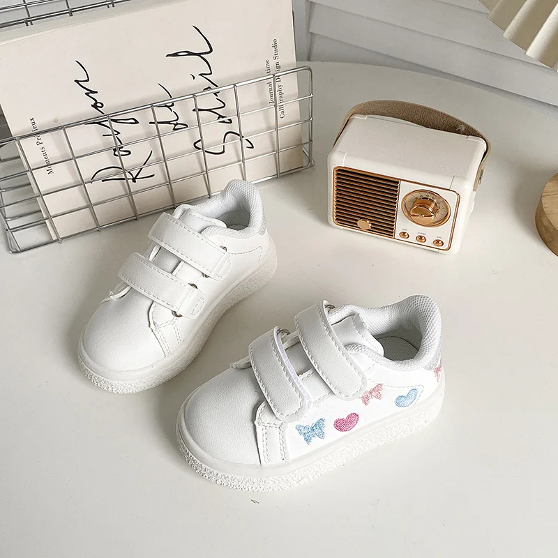 

2025 Spring Round Toe Butterfly Love Embroidered Pattern Decorative Casual Shoes Hook&Loop Light Non-slip Children's Shoes