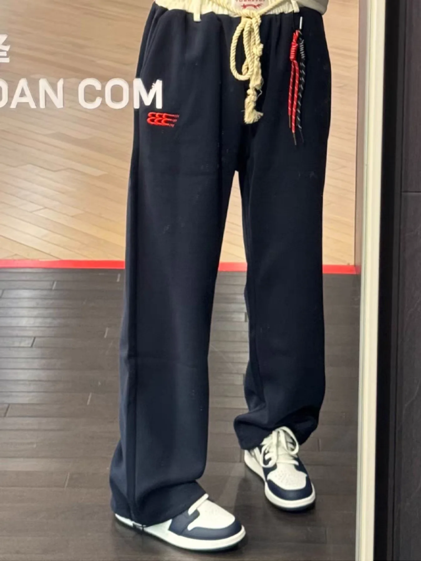 Korean Style Loose Wide-Leg Pants for Women, New Autumn and Winter Sports Casual Versatile Lazy Style Fleece-Lined Thickened Warm Sweatpants for Women