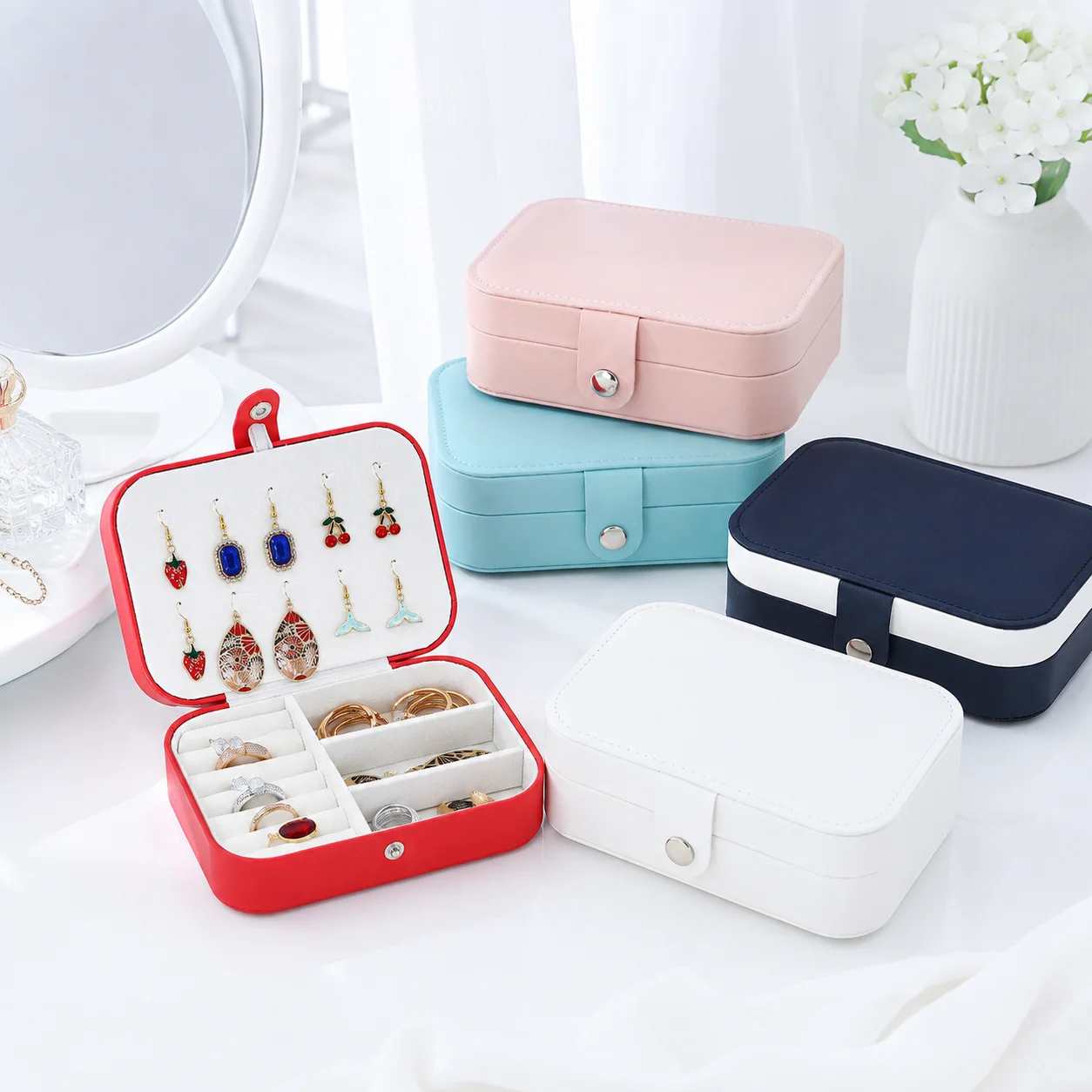 Tragbare Schmuckbox aus PU-Leder, doppellagig, Reise-Schmuckaufbewahrungsbox mit Druckknöpfen für Ringe, Halsketten und Ohrringe – Detail 4
