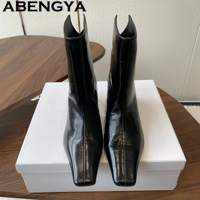 

2025 New Women's Genuine Leather Ankle Boots Pointy Toe Mid Heel Chelsea Boots Autumn Winter Fashion Week Boots Shoes Woman ﻿