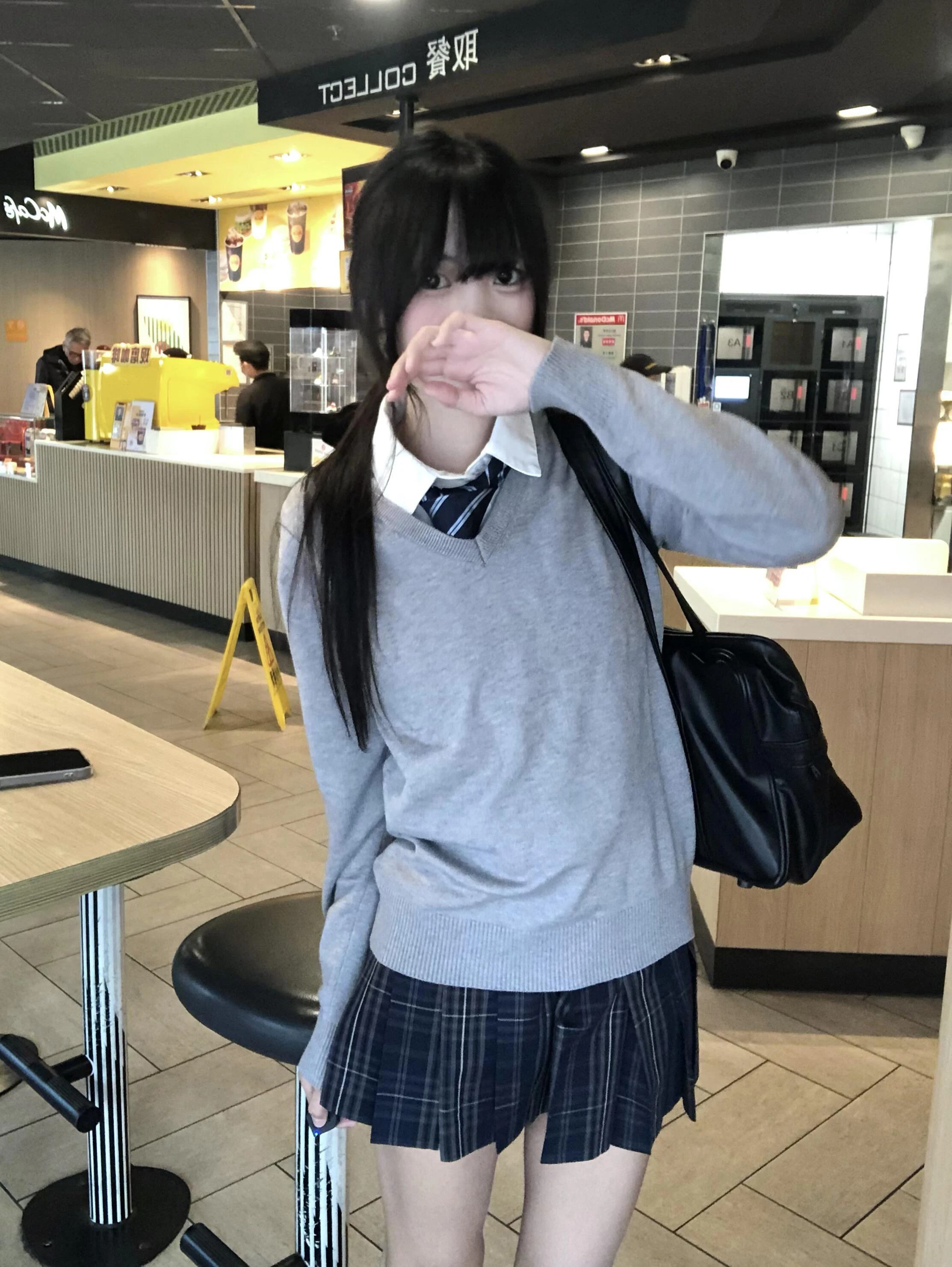 

Japanese Lazy Sle Women's Long Sve V-Ne Knitted Sweater Jk Outerwear Sweet School orm Feel Autumn Winter Collection