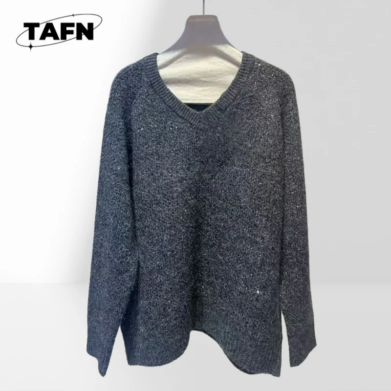 

Warm and Cozy Turtleneck Sweater for Women, Perfect for Cold Weather Stylish Yet Comfortable Design AK1222