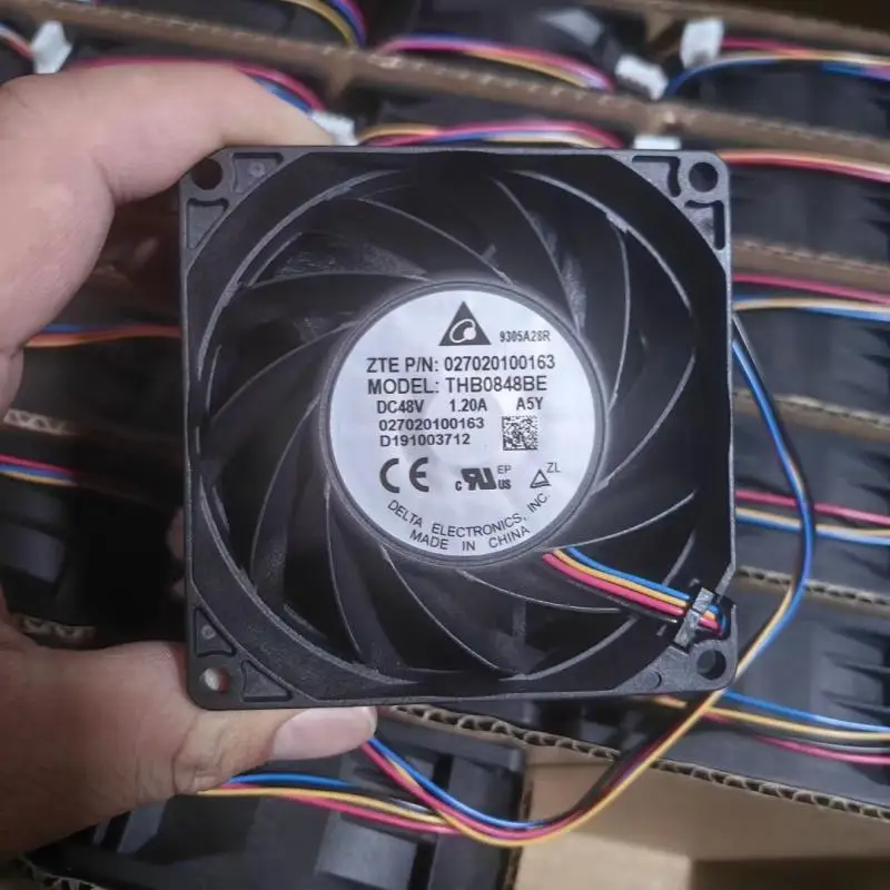 

Delta Electronics THB0848BE DC 48 В 1,20 А 80x80x38 мм 4-проводной охлаждающий вентилятор