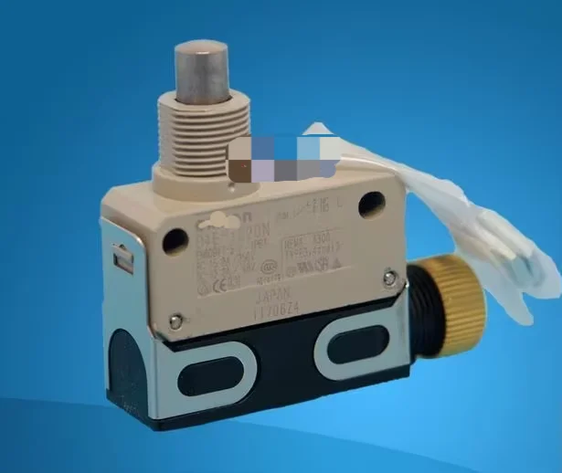 

D4E-1C20N D4E 1C20N 1PCS New Limit Switch New in Box D4E-1C20N