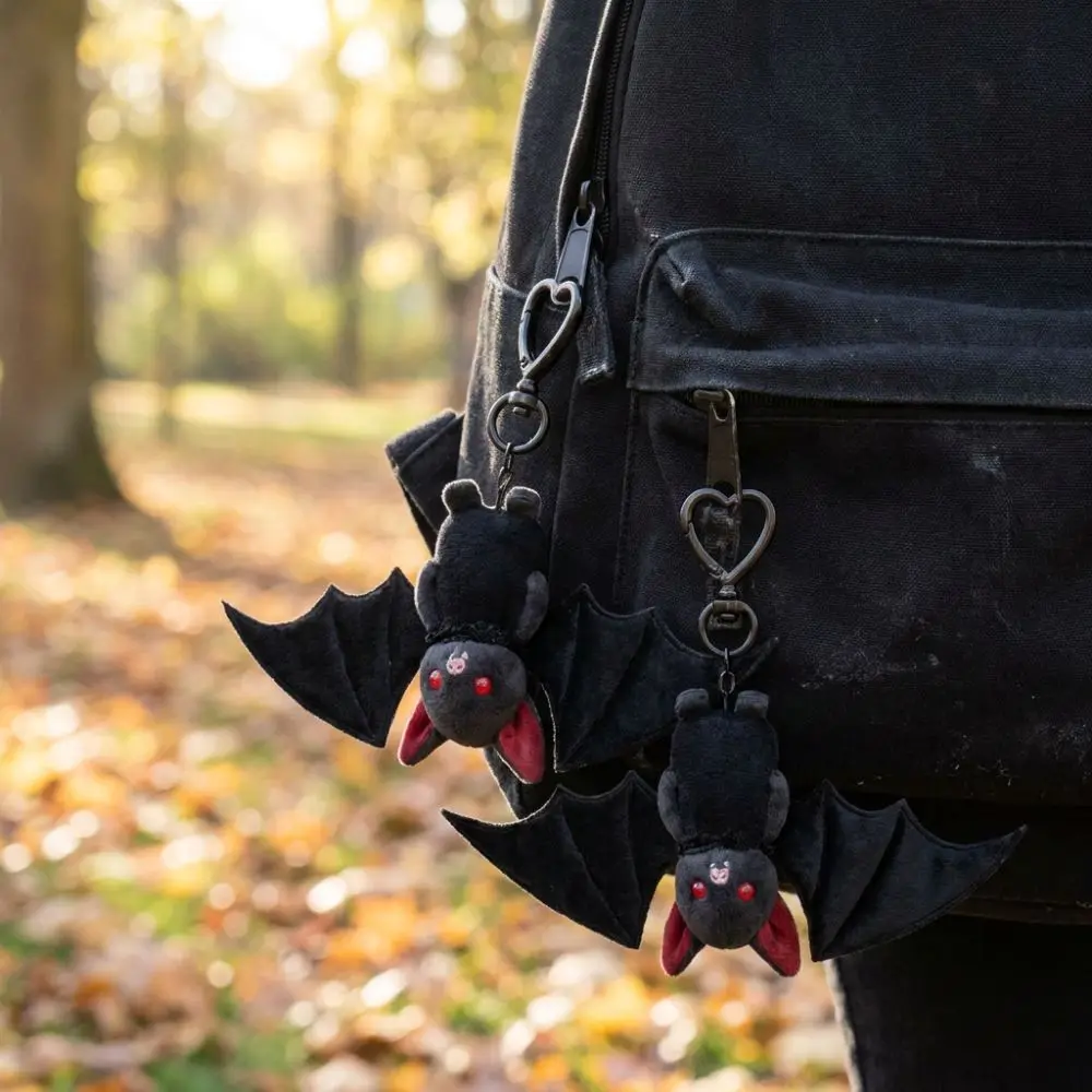 Unique Transformable Bat Keychain Novelty Animal Bat Keychain with Wings Gothic Red Eyes Funny Fidget Car Keys Decor